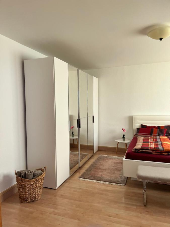 Sehr Schoene Wohnung,Komplett Neu Eingerichtet Limabach - Oberfrohna Dış mekan fotoğraf