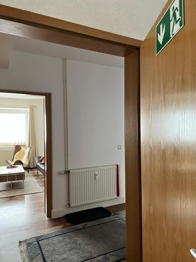 Sehr Schoene Wohnung,Komplett Neu Eingerichtet Limabach - Oberfrohna Dış mekan fotoğraf