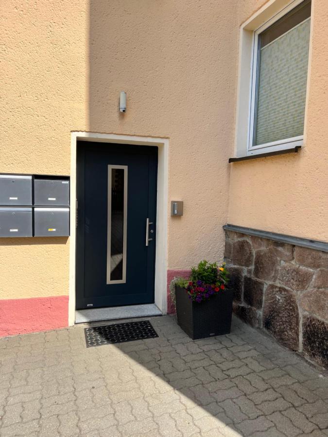 Sehr Schoene Wohnung,Komplett Neu Eingerichtet Limabach - Oberfrohna Dış mekan fotoğraf