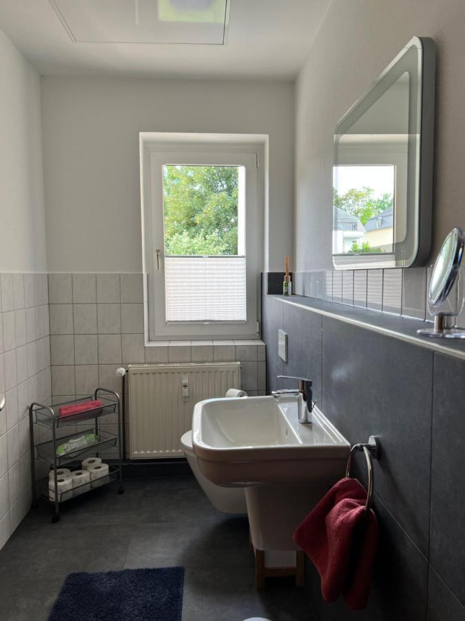Sehr Schoene Wohnung,Komplett Neu Eingerichtet Limabach - Oberfrohna Dış mekan fotoğraf
